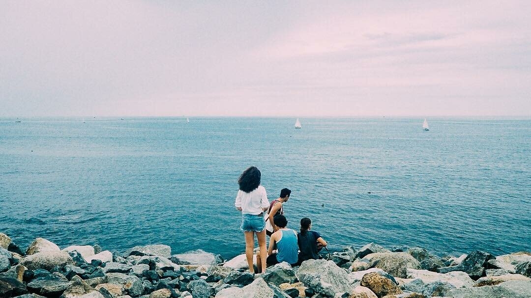 12. Но именно пленка и ограниченность в оборудовании заставляет фотографа думать над кадром, ведь в фотоаппарате у вас не карта памяти на 1000 снимков, а всего лишь пленка.