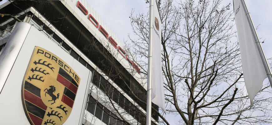 photos-inside-the-porsche1