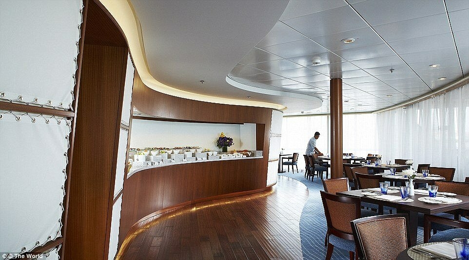 12. Маршруты судна планируются на два-три года вперед при помощи общественного голосования.